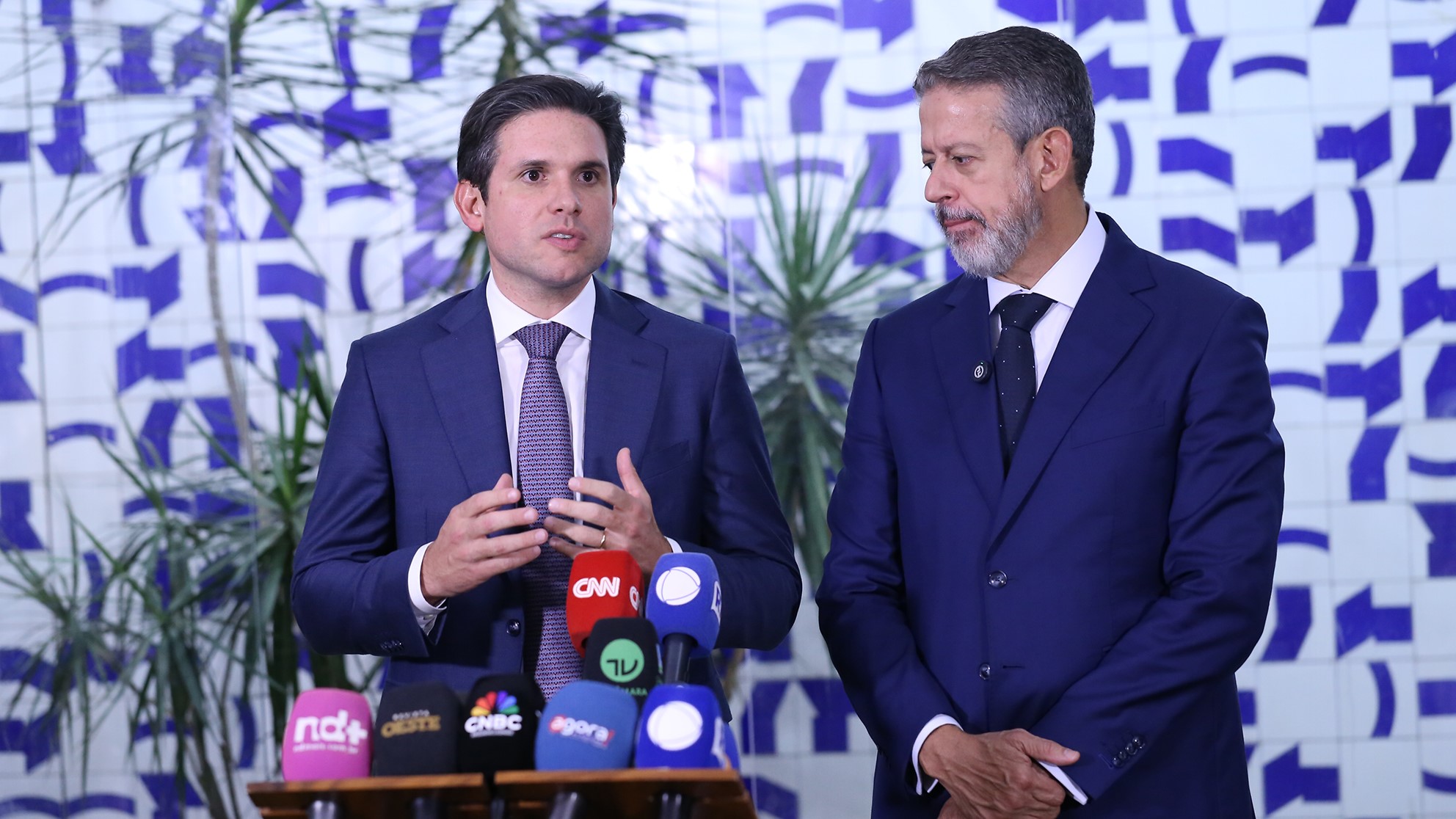 Hugo Motta réplica estratégia de Arthur Lira e amplia urgências na Câmara -  Novojornal